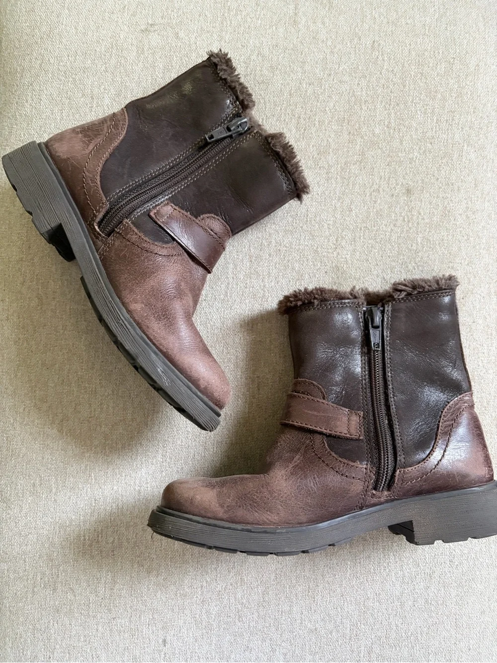 Great condition Clark’s leather kids boots
